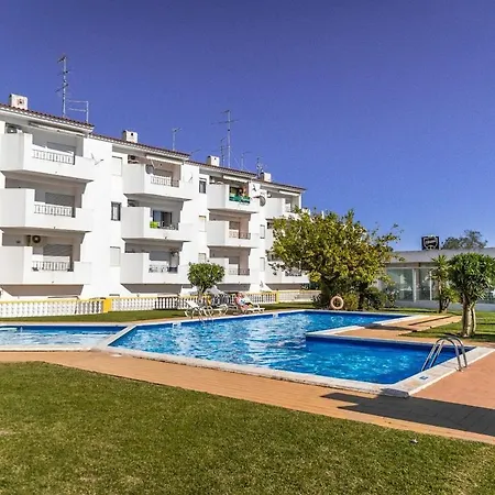 Spacious T3, Pool View Balcony, Oura Apartamento