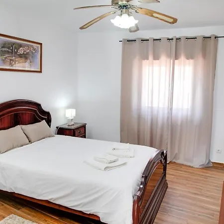 Apartamento Spacious T3, Pool View Balcony, Oura