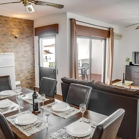 Spacious T3, Pool View Balcony, Oura Apartamento *